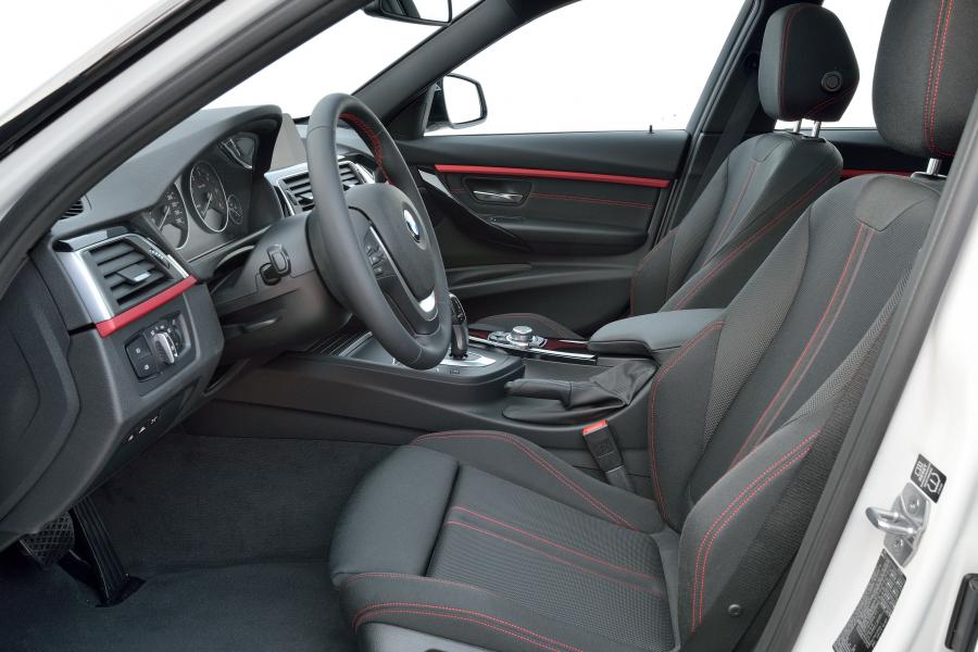  BMW 320d Touring EfficientDynamics Edition Sport Line 2015 года  (фото 15 из 28)